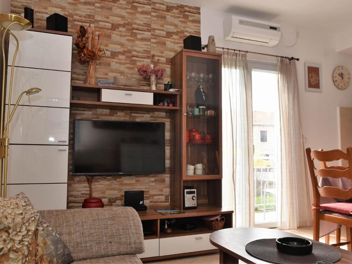 Apartment Manigo Supetar Eksteriør bilde