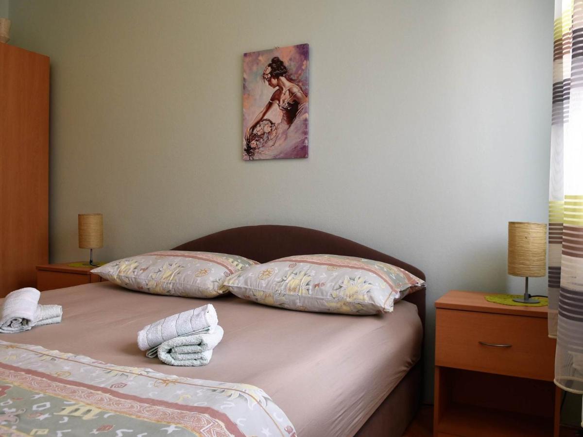 Apartment Manigo Supetar Eksteriør bilde