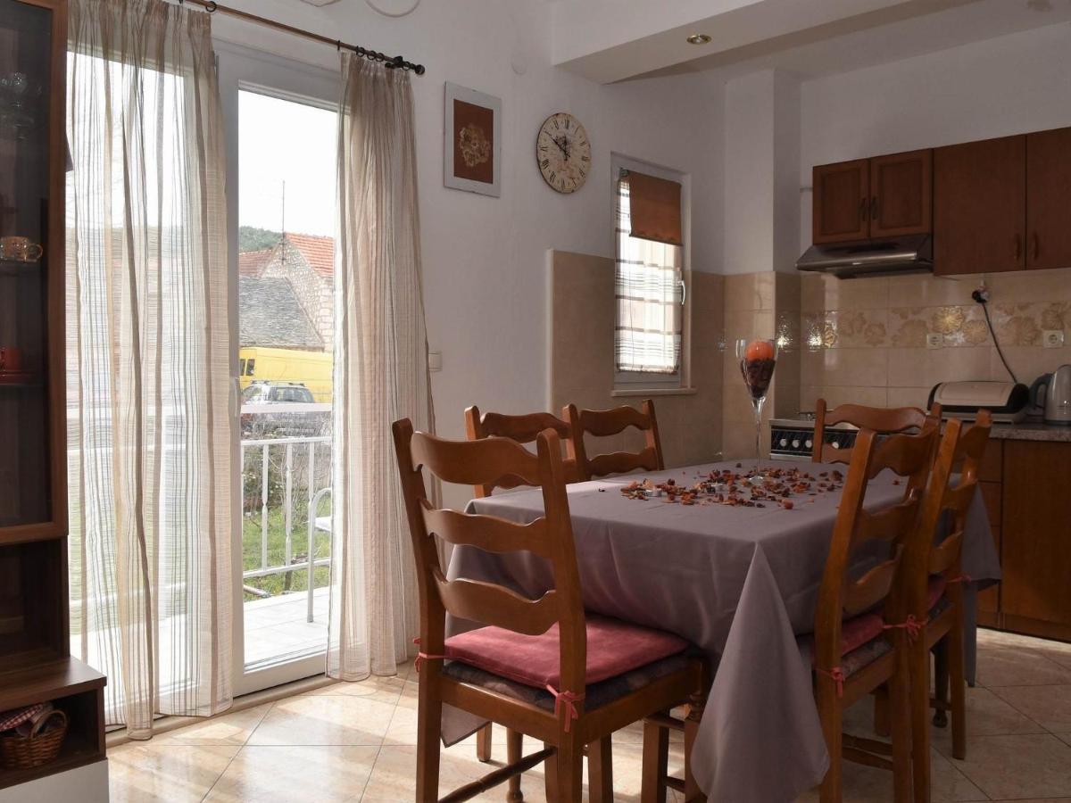 Apartment Manigo Supetar Eksteriør bilde