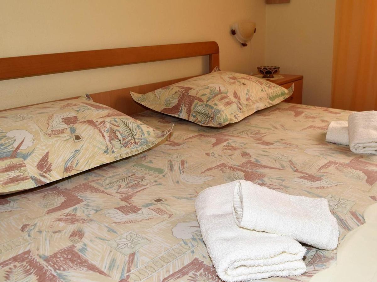 Apartment Manigo Supetar Eksteriør bilde