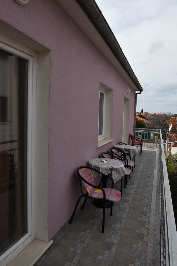 Apartment Manigo Supetar Eksteriør bilde