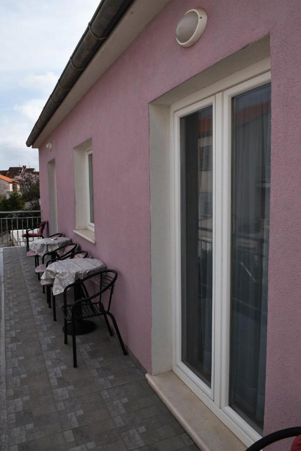 Apartment Manigo Supetar Eksteriør bilde